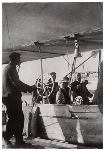 Hrabě Zeppelin se svou dcerou v gondole Zeppelin LZ3, Německo, c1906-1908 1933 od Unbekannt
