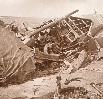 Havarované letadlo, Sainte-Marie-à-Py, severní Francie, c1914-c1918 od Unbekannt