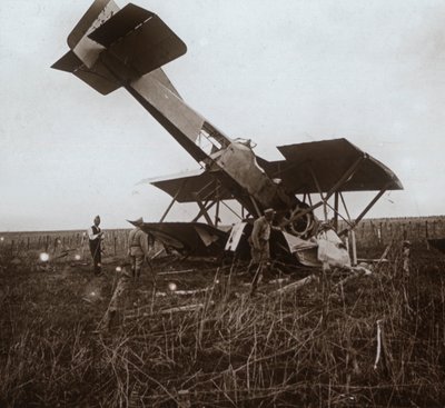 Havarované letadlo, Tracy-le-Val, severní Francie, c1914-c1918 od Unbekannt