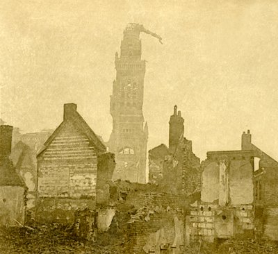 Poškozená věž Notre-Dame de Brebières, Albert, severní Francie, c1915-c1918 od Unbekannt