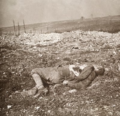 Mrtvý německý voják, Verdun, severní Francie, c1914-c1918. od Unbekannt