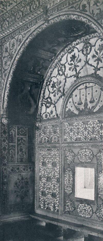 Dillí. The Scales of Justice Carved Marble Screen, přes kterou byly přijímány petice., c1910. od Unbekannt