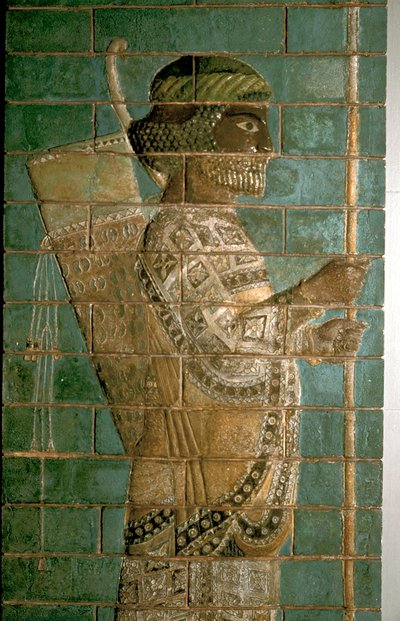 Detail reliéfu zobrazujícího lučištníka Perské královské gardy, Palác Dareia I., Susa, c500 př.n.l. od Unbekannt