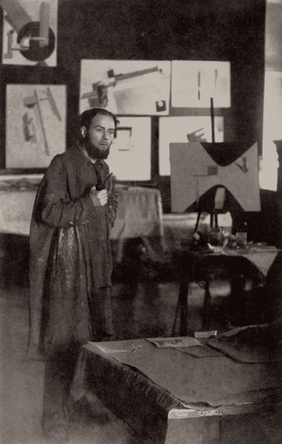 El Lissitzky ve svém studiu ve Vitebsku, 1919. od Unbekannt