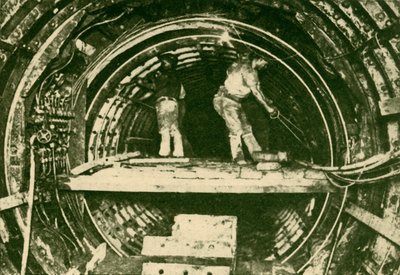 Rozšíření tunelů na městské a jižní londýnské železnici, ukazující nový a starý průměr, 1930. od Unbekannt