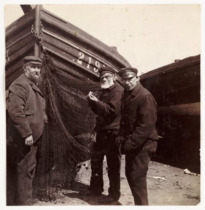 Rybáři stojící u sítě, c 1905 od Unbekannt