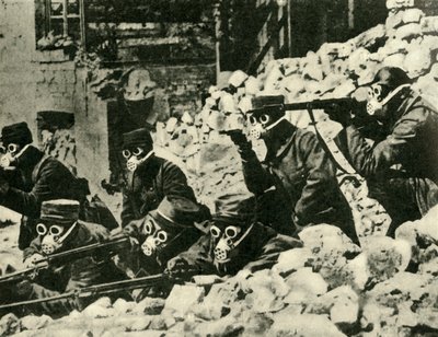 Francouzští vojáci v plynových maskách, první světová válka, c1915, c1920. od Unbekannt