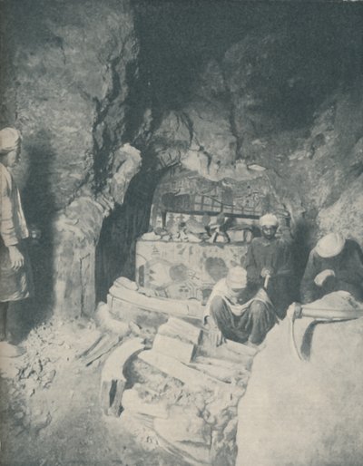 Pohřební komora, kde egyptské mumie čekaly na vzkříšení, c1935 od Unbekannt