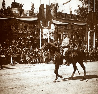 Generál Toulorge na vítězné přehlídce, Paříž, Francie, c1918-c1919 od Unbekannt