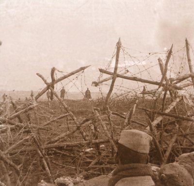 Němci vycházející ze zákopů, Massiges, severní Francie, c1914-c1918. od Unbekannt