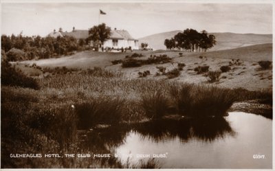 Gleneagles Hotel, The Club House & The Deuk Dubs, c1930 od Unbekannt