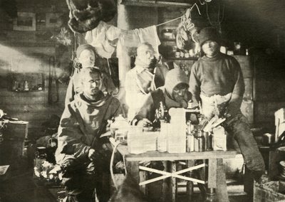 Skupina v chatě v létě: Joyce u šicího stroje, 1908, 1909. od Unbekannt