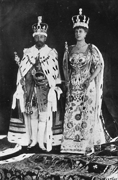 Na jaře 1910 zemřel král Edward VII., v březnu 1911 byl korunován král Jiří V., 1911, 1945 od Unbekannt