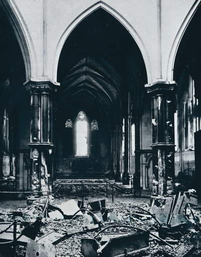 Interiér chrámového kostela po požáru, 1941 od Unbekannt