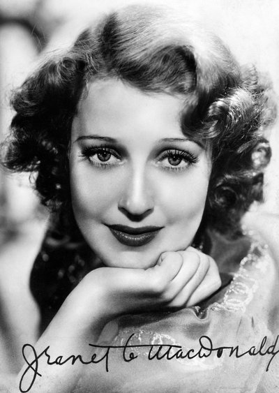 Jeanette MacDonald 1903-1965, americká zpěvačka a herečka, c1930-c1940 od Unbekannt