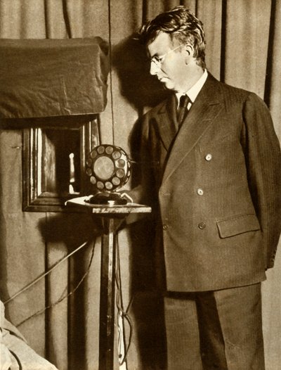 John Logie Baird sledoval první hru, která měla být vysílána, 14. července 1930, 1935. od Unbekannt