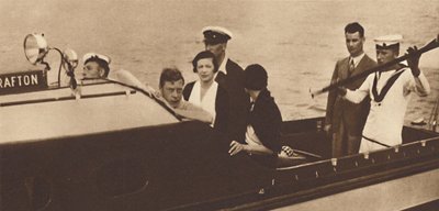 Král Edward se vrací na svou jachtu z ostrova Rab, 1937 od Unbekannt