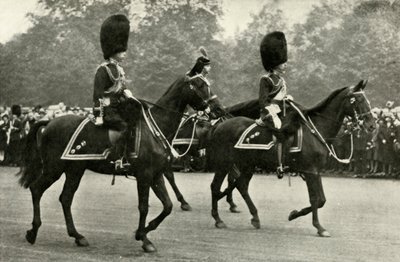 Král Jiří na koni se zesnulým králem Jiřím V. a princem z Walesu, 1928., 1937. od Unbekannt