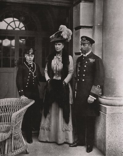 Král George a královna Mary se svým synem princem Edwardem, květen 1910. od Unbekannt