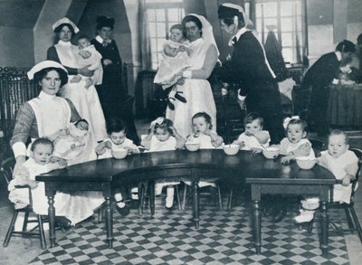Kingsway Hall jesle pro děti s otci ve válce a matkami, které pracují, 1914 od Unbekannt