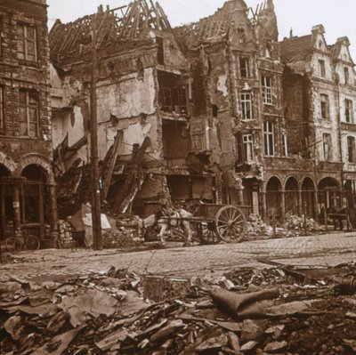 La Petite Place, Arras, severní Francie, c1914-c1918 od Unbekannt