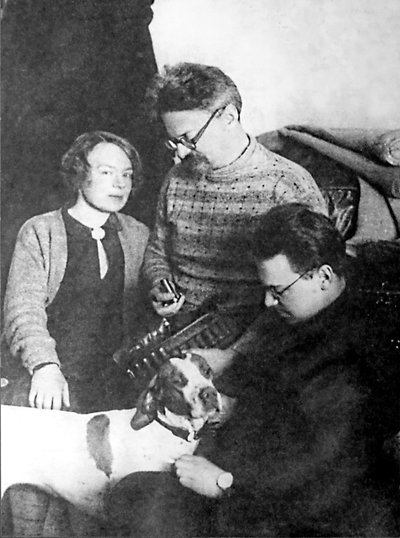 Leon Trockij a jeho rodina, Alma Ata, SSSR, 1928 od Unbekannt