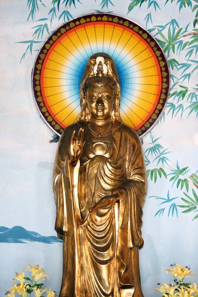 Linh Ung buddhistická pagoda. Quan Am bódhisattva soucitu nebo bohyně milosrdenství. Ochranné gesto (Abhay). Danang. Vietnam od Unbekannt