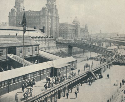 Liverpool Landing Stage je jedna z nejzajímavějších říčních front ve Velké Británii, 1937 od Unbekannt