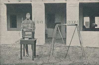 Major Battersby pomocí lokalizačního přístroje, c1890, 1910 od Unbekannt