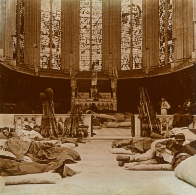 Provizorní kasárna v kostele, Marne, severní Francie, 1914. od Unbekannt