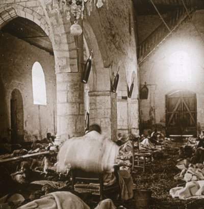 Provizorní nemocnice v kostele, Marne, severní Francie, 1914 od Unbekannt