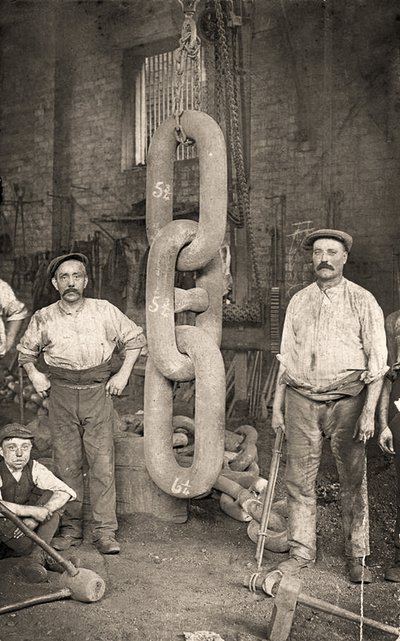 Výroba kotevního řetězu Titaniku v Hingley & Sons, kolem roku 1909 (foto) od Unbekannt