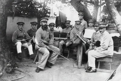 Členové německého orchestru Bando zajateckého tábora v prefektuře Tokušima, c. 1917. od Unbekannt