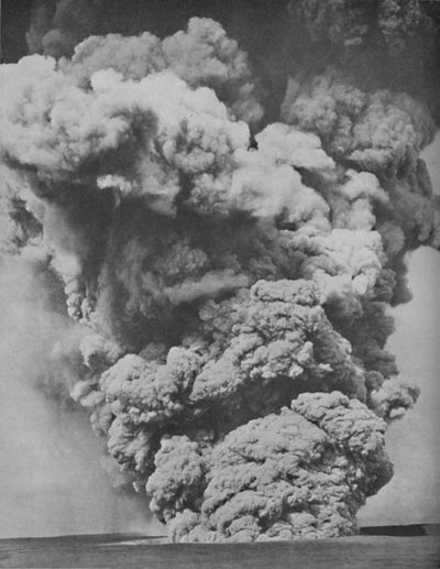 Mephitic Cloud Belched Forth z úst Kilauea, c1935 od Unbekannt