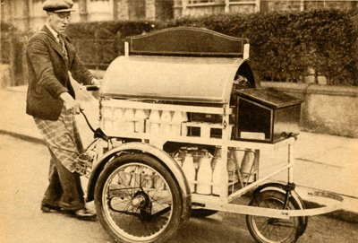 Kočárek na mléko, 1933. od Unbekannt