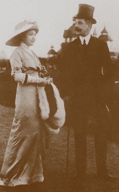 Moura Budberg se svým prvním manželem von Benckendorfem na berlínských koňských dostizích, 1913 od Unbekannt