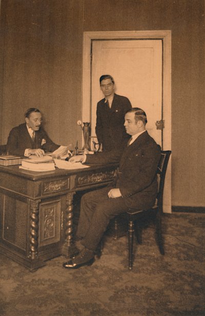 Kancelář tajemníka na kubánském velvyslanectví v Bruselu, Belgie, 1927. od Unbekannt