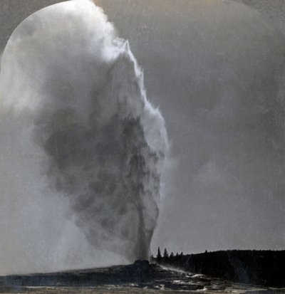 Old Faithful, královna gejzírů, Yellowstonský národní park, Wyo., USA, 1904. od Unbekannt
