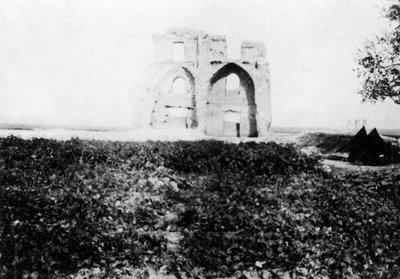 Stará zřícenina na břehu řeky Tigris, Mosul, Mezopotámie, 1918 od Unbekannt
