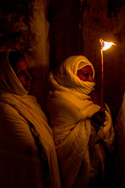 Ortodoxní velikonoční vigilie v koptské části Božího hrobu, Jeruzalém, Izrael, 2018 (foto) od Unbekannt