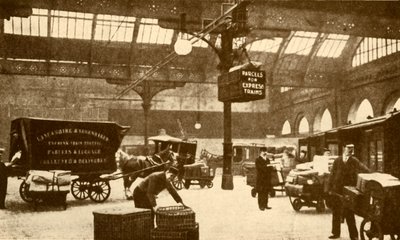 Overhead Electric Parcel Carrier, Victoria Station, Manchester, 1930. od Unbekannt