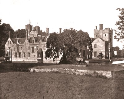 Oxburgh Hall, Norfolk, 1894. od Unbekannt