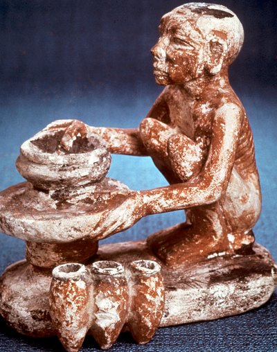Potter otáčející se nádoby na kole, starověký Egypťan, Stará říše, 5. dynastie 2565-2420 př.n.l. od Unbekannt