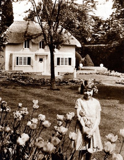 Princezna Alžběta, budoucí královna Alžběta II Velké Británie, Windsor, 30. léta 20. století od Unbekannt
