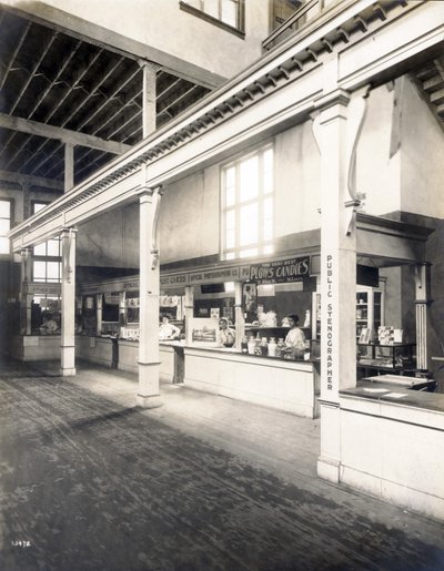 Veřejný stánek s pohlednicemi, cukrovinkami a veřejnými stenografickými stánky v Paláci výrob na světové výstavě 1904 od Unbekannt