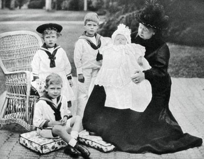 Královna Viktorie se svými pravnoučaty v Osborne House, Isle of Wight, 1900 od Unbekannt