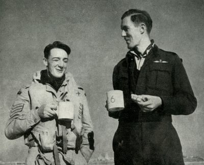 Personál RAF si užívá šálek čaje, Malta, druhá světová válka, 1942 1944. od Unbekannt