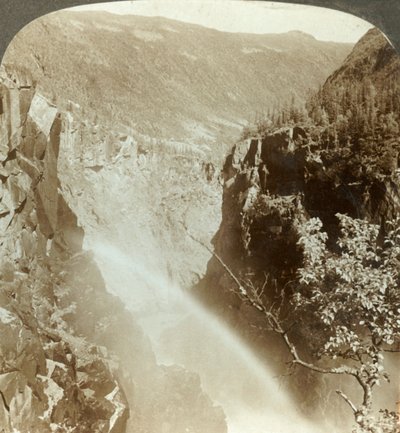 Duha ve sprše Rjukanfos, Norsko, c1905. od Unbekannt