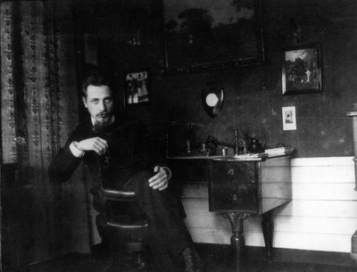 Rainer Maria Rilke ve své studii, c. 1905. od Unbekannt