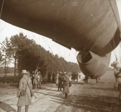Vztyčení pozorovacího balónu, Somme, severní Francie, 1916 od Unbekannt
